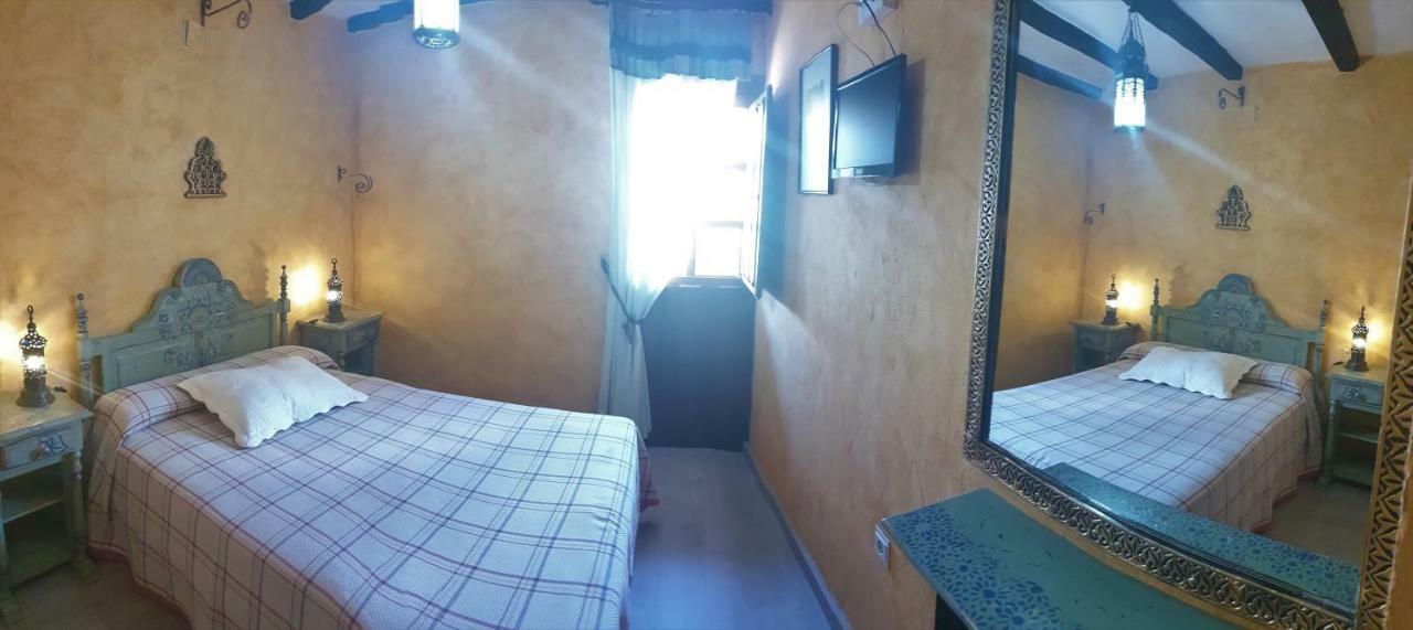 Hotel Rural Calatañazor Екстериор снимка
